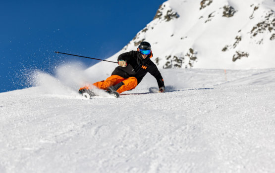 Ski-Plus | Magasin de location de ski, snowboard & consignes situé aux Carroz d'Arâches - Grand Massif